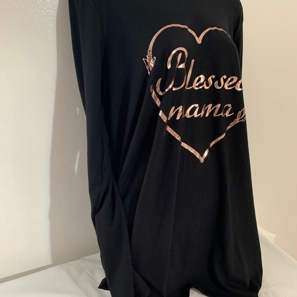 Free Kisses Maternity Hoody - Picture 2 of 6